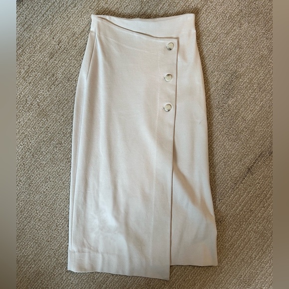 Aritzia Dresses & Skirts - Aritzia asymmetrical midi skirt